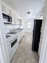 5279 E The Toledo, Unit Suite 8 in Long Beach, CA - Building Photo