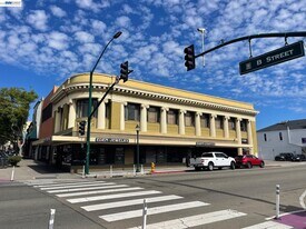 22622 Mission Blvd in Hayward, CA - Building Photo