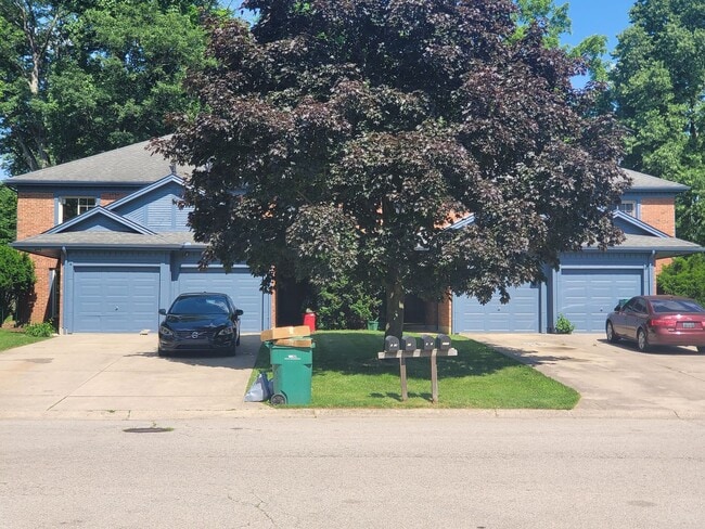 property at 4335 Frontenac Dr