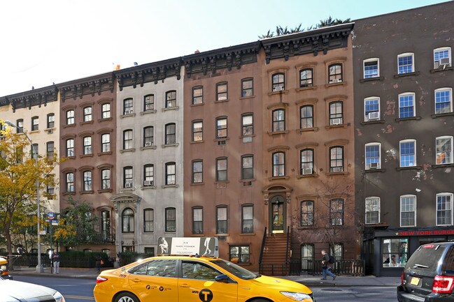 466 W 23rd St in New York, NY - Building Photo - Building Photo