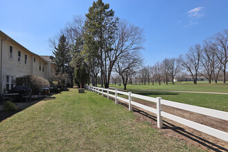120 Inverness Ct in Elk Grove Village, IL - Building Photo - Building Photo