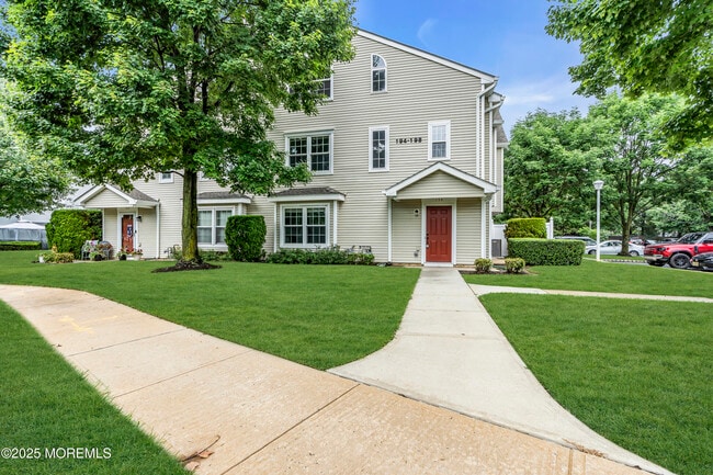 194 Crooked Stick Ct in Howell, NJ - Building Photo - Building Photo