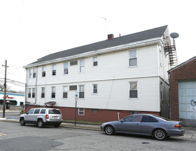 139 Commercial Ave in New Brunswick, NJ - Building Photo - Building Photo