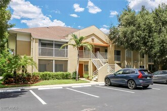 3180 Seasons Way in Estero, FL - Foto de edificio - Building Photo