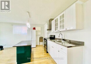 128 Stevenson Rd S in Oshawa, ON - Building Photo - Building Photo