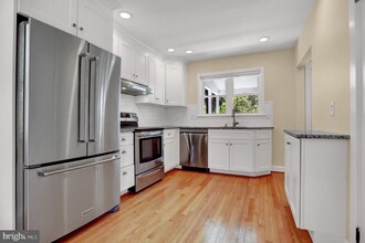 23 Talbott Ave in Timonium, MD - Building Photo - Building Photo