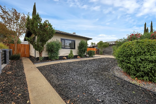 10412 Dolecetto Dr in Rancho Cordova, CA - Foto de edificio - Building Photo