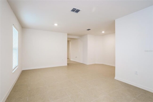 1677 Hideaway Flat St in Mascotte, FL - Building Photo - Building Photo