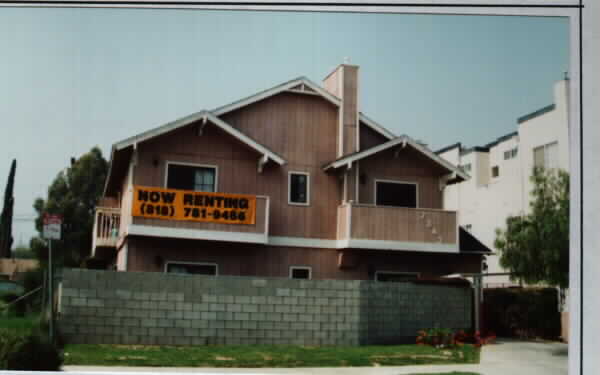 7343 Balboa Blvd in Van Nuys, CA - Building Photo