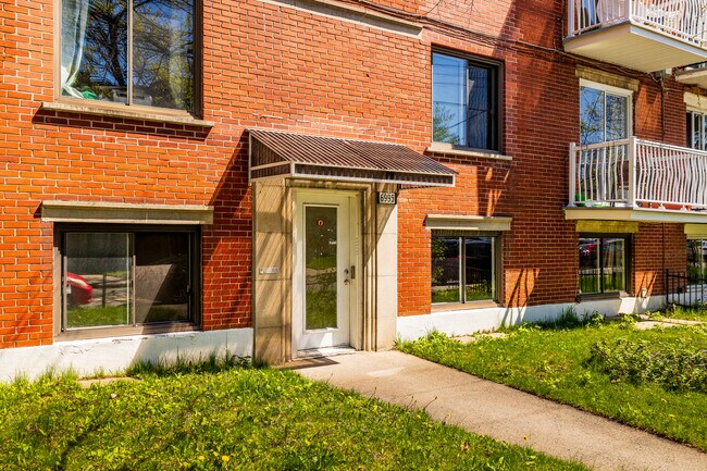 6995 8E Av in Montréal, QC - Building Photo - Building Photo