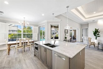 1900 Sandpiper St in Naples, FL - Foto de edificio - Building Photo