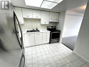 1093-1093 Kingston Rd in Toronto, ON - Building Photo - Building Photo