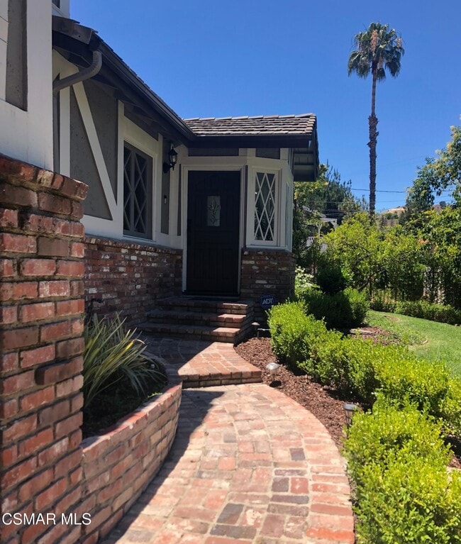 4080 Meadowlark Dr in Calabasas, CA - Building Photo - Building Photo