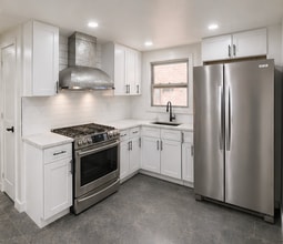 2321 W 81st Pl in Chicago, IL - Building Photo - Building Photo