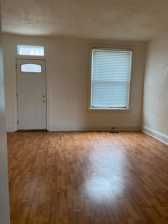 1039 W Poplar St in West York, PA - Building Photo