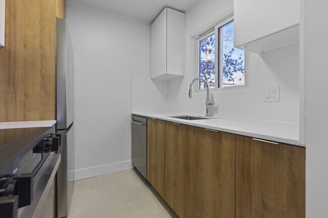 Tedi in Edmonton, AB - Building Photo - Building Photo