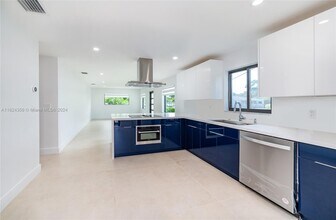 1401 SW 20th St-Unit -0 in Miami, FL - Building Photo - Building Photo