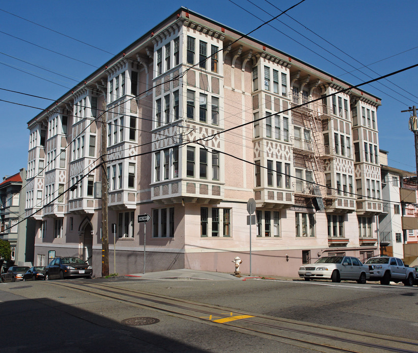 1401 Washington St in San Francisco, CA - Building Photo