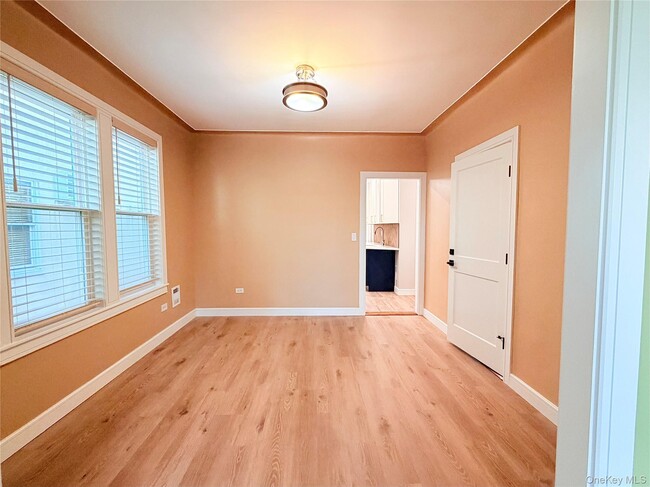 59-85 57th Dr in Queens, NY - Building Photo - Building Photo