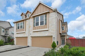25326 Fallen Acorn Ct in Porter, TX - Building Photo - Building Photo