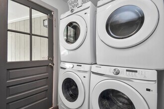 15711 Creekhaven Dr in Houston, TX - Building Photo - Building Photo