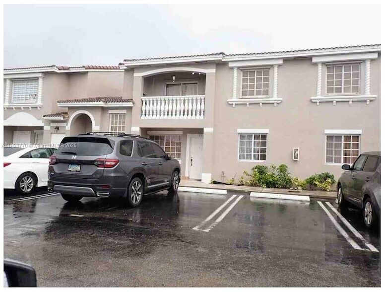 7281 NW 174th Terrace in Hialeah, FL - Building Photo