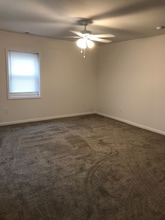 117 Main St in Memphis, IN - Foto de edificio - Building Photo