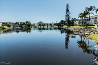 3150 Binnacle Dr in Naples, FL - Building Photo - Building Photo