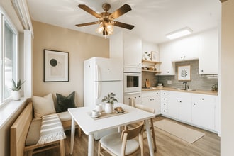 Royal Palms Apartments in Santa Clara, CA - Building Photo - Building Photo