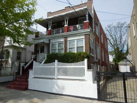 835 E 231st St in Bronx, NY - Building Photo
