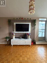 2121 Roche Ct in Mississauga, ON - Building Photo - Building Photo