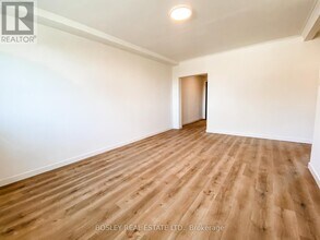 2880 Keele St in Toronto, ON - Building Photo - Building Photo