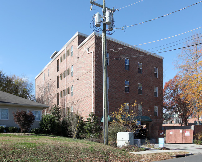 Stonecrop apartments in Chapel Hill, NC - Building Photo - Building Photo