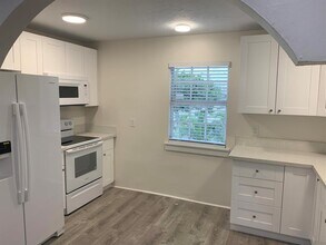 2607 Spruce Ave, Unit 2nd Floor in West Palm Beach, FL - Foto de edificio - Building Photo