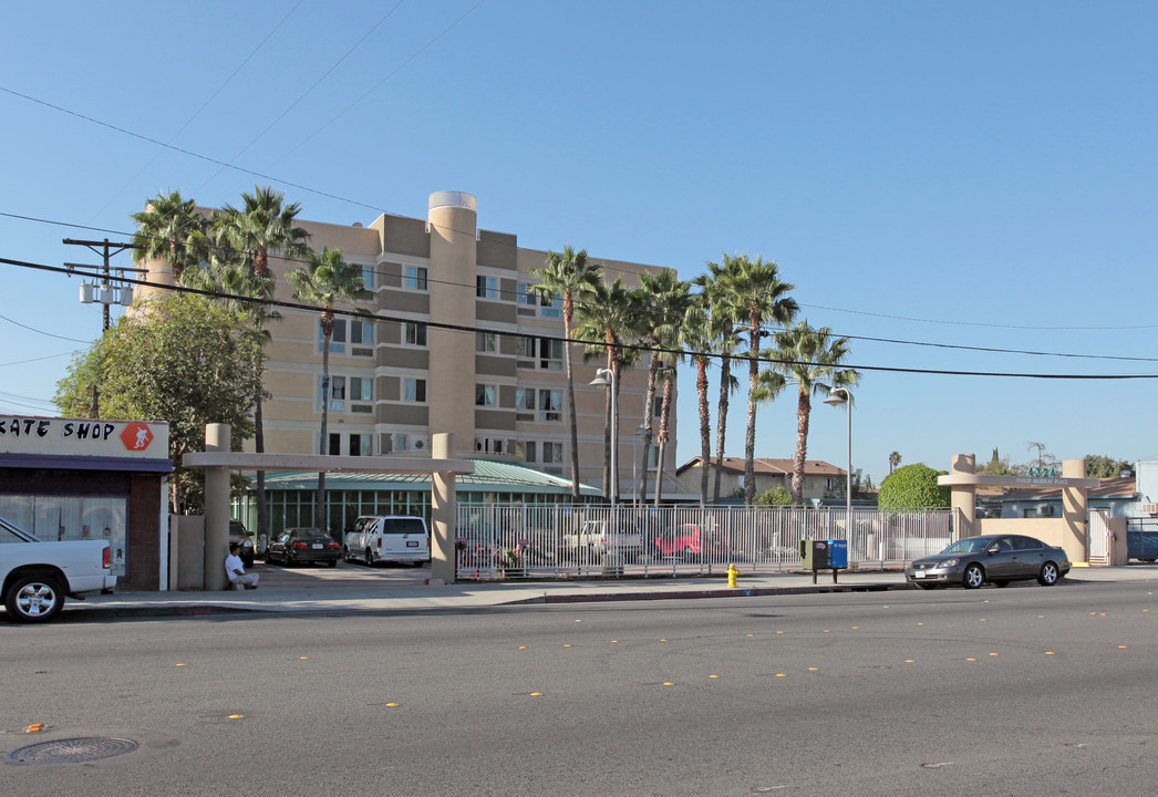 Phillip Murray Place in Bell, CA - Foto de edificio