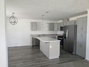 30020 Pineview Cir in Chesterfield, MI - Building Photo - Building Photo