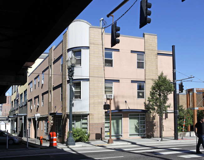 Clark Center in Portland, OR - Foto de edificio - Building Photo