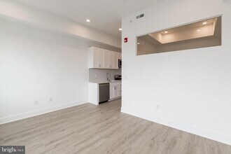 1622 Point Breeze Ave in Philadelphia, PA - Building Photo - Building Photo