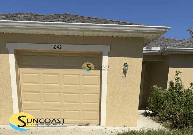 1042 Melville Rd in Punta Gorda, FL - Building Photo
