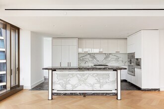 500 W 18th St in New York, NY - Foto de edificio - Building Photo