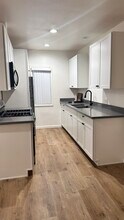 11720 Hamlin St in North Hollywood, CA - Building Photo - Building Photo