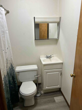 1221 10th Ave N-Unit -3 in Fargo, ND - Building Photo - Building Photo