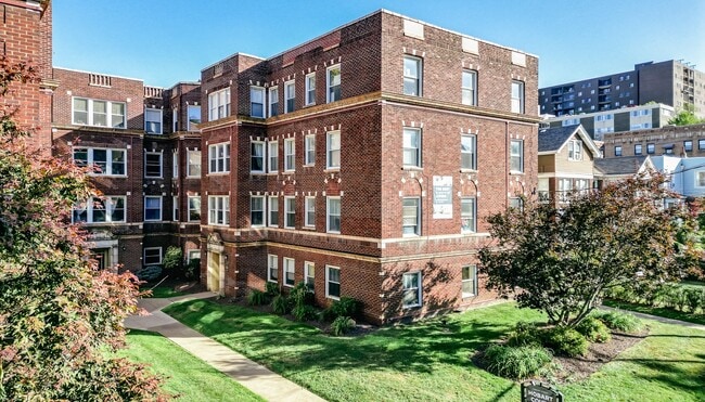 Hobart Court in Pittsburgh, PA - Building Photo - Building Photo