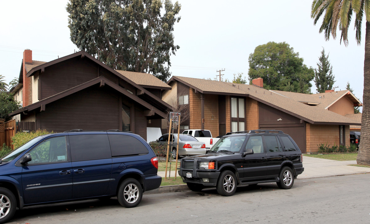 811-821 Dawson Ave in Long Beach, CA - Building Photo