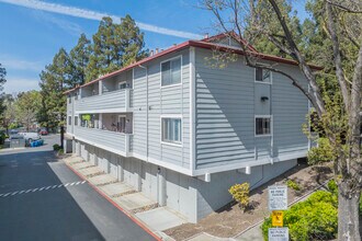 29629-29630 Mountain Oak Ct in Hayward, CA - Building Photo - Building Photo