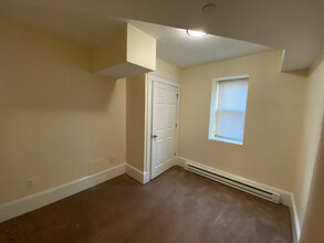 61 Park Dr, Unit 2 in Boston, MA - Building Photo - Building Photo