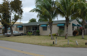 2015 Coolidge St in Hollywood, FL - Foto de edificio - Primary Photo