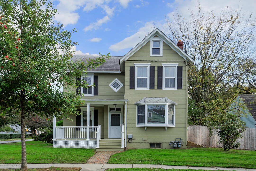 43 Tower Hill Ave-Unit -1 in Red Bank, NJ - Building Photo