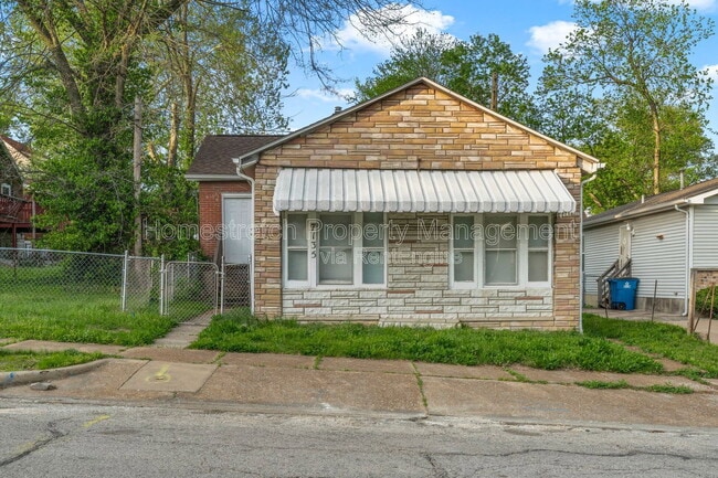 7135 Woodrow Ave in St. Louis, MO - Building Photo - Building Photo