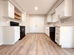 2607 NE Walker St in Bentonville, AR - Building Photo - Building Photo